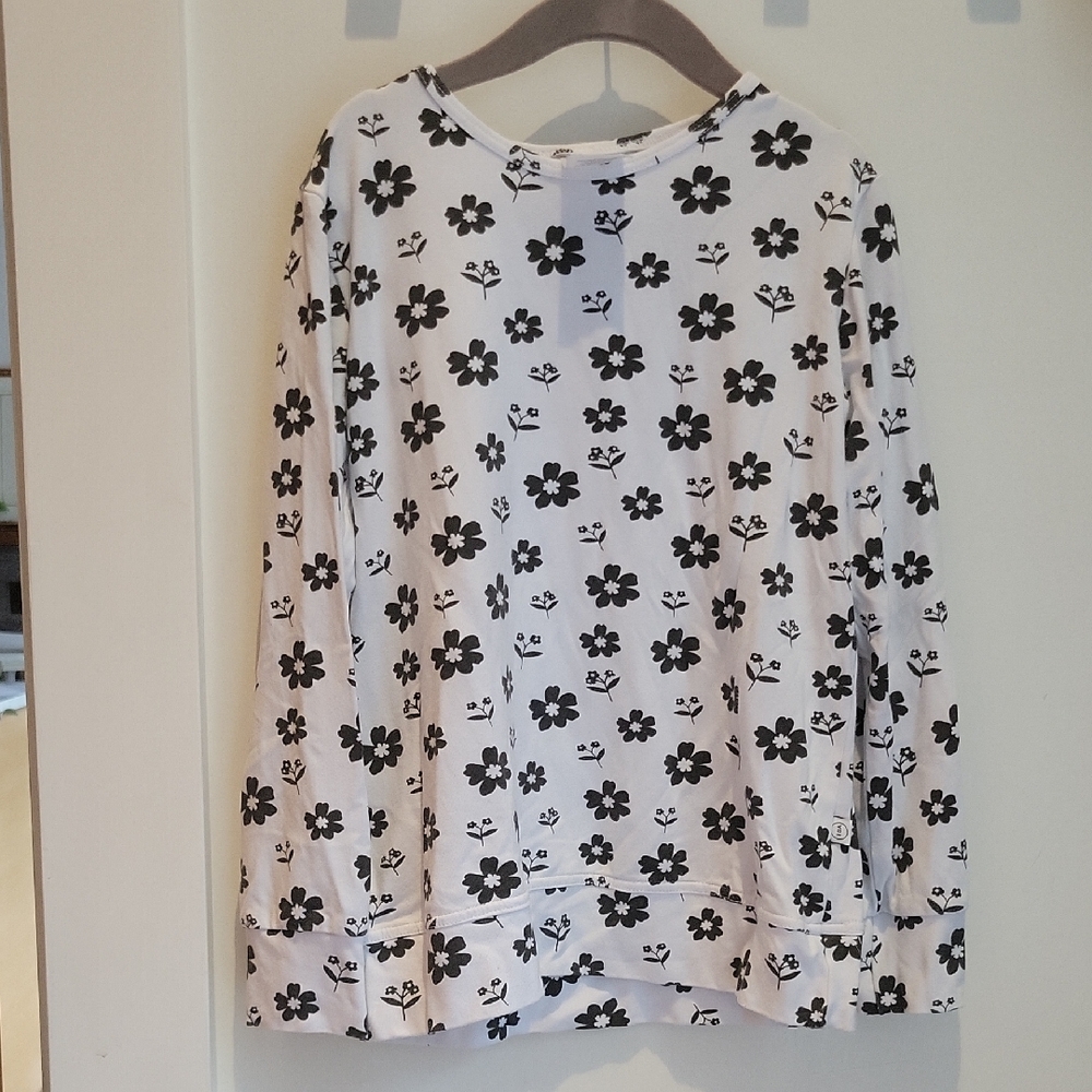Tiny Button Apparel Pullover Floral 5/6t